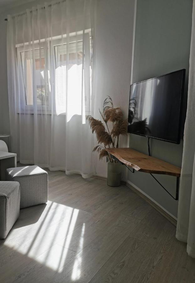 Apartman Teo Медулин Екстериор снимка